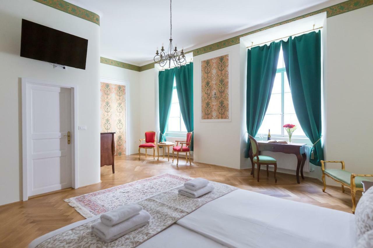 Barbo Palace And Apartman