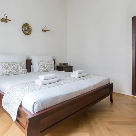 Barbo Palace Apartments And Rooms Lubiana Esterno foto
