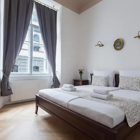 Barbo Palace Apartments And Rooms Lubiana Esterno foto