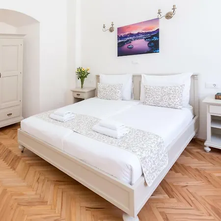 Barbo Palace Apartments And Rooms Lubiana Esterno foto