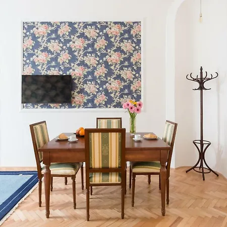 Barbo Palace Apartments And Rooms Lubiana Esterno foto