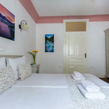Barbo Palace Apartments And Rooms Lubiana Esterno foto