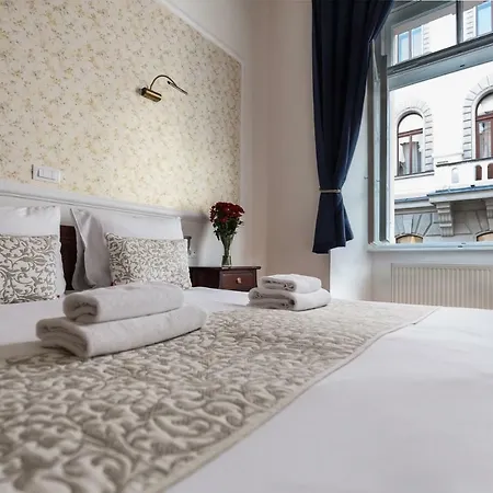 Barbo Palace Apartments And Rooms Lubiana Esterno foto