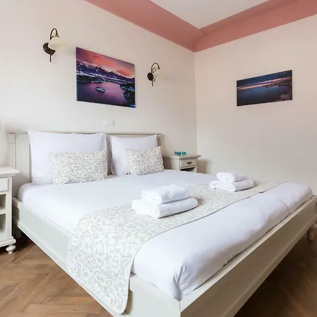 Barbo Palace Apartments And Rooms Lubiana Esterno foto