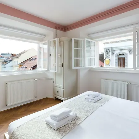 Barbo Palace Apartments And Rooms Lubiana Esterno foto