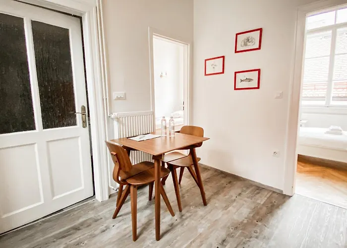 Barbo Palace Apartments&Rooms