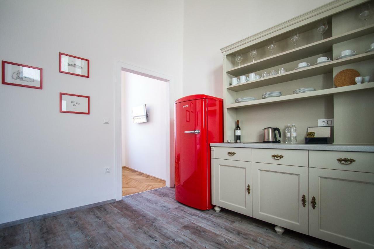 Barbo Palace Apartments&rooms *